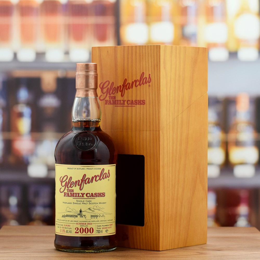 Glenfarclas 'Family Cask' 2000 / 24 years old #3287 51.8%