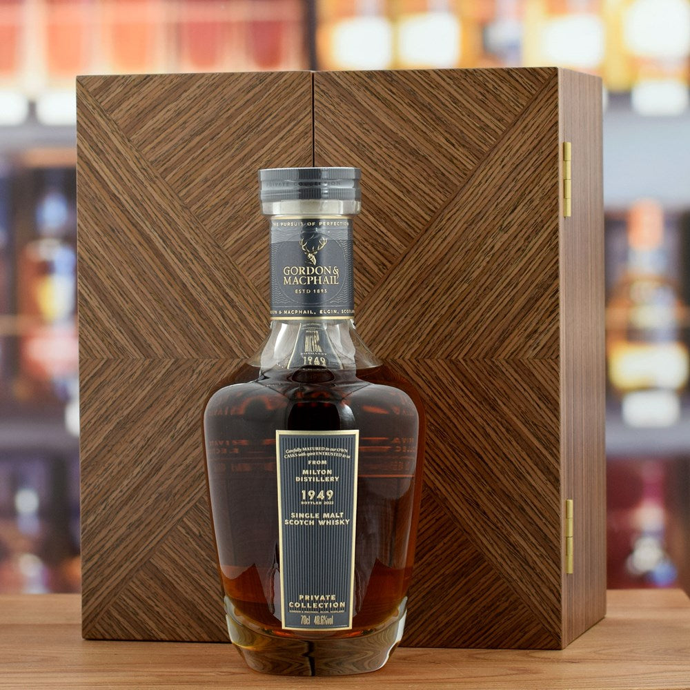 Milton 'Gordon & MacPhail' 1949 / 72 years old 48.6%